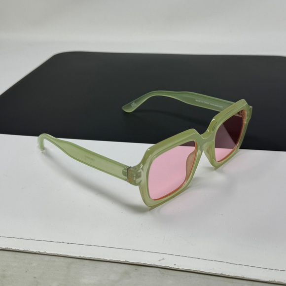 ASOS DESIGN beveled angular square sunglasses in milky green pink lenses - Picture 2 of 15